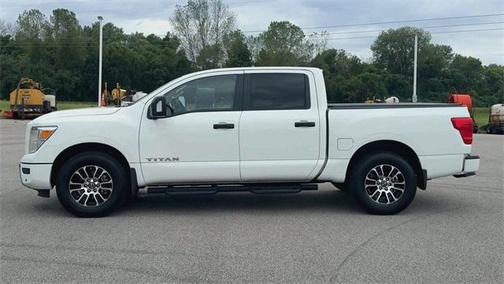 2023 Nissan Titan SV