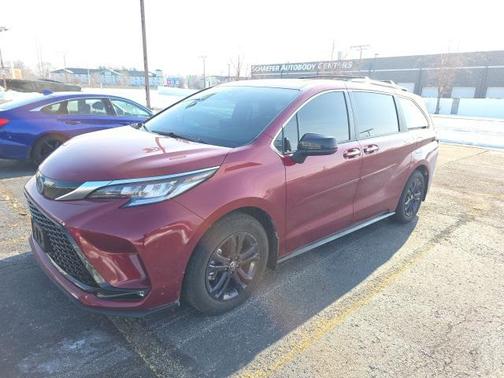 2024 Toyota Sienna XSE 7 Passenger