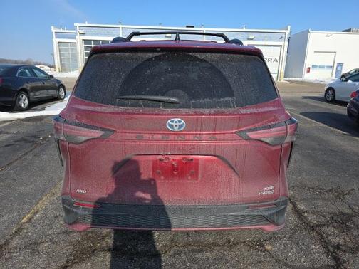 2024 Toyota Sienna XSE 7 Passenger