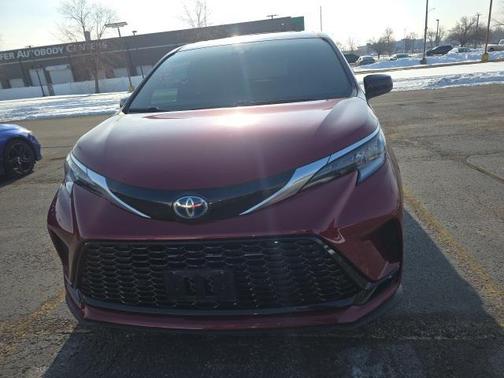 2024 Toyota Sienna XSE 7 Passenger