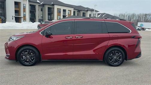 2024 Toyota Sienna XSE 7 Passenger