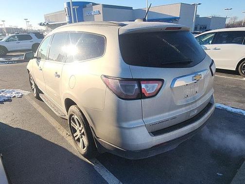2017 Chevrolet Traverse 2LT