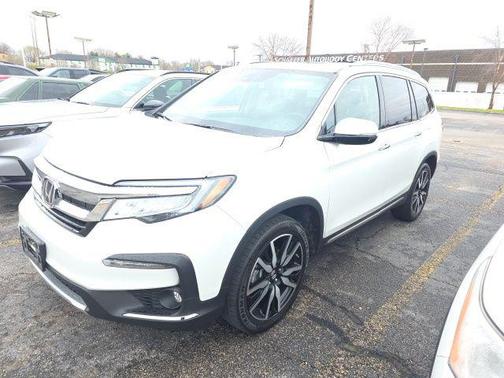 R-580m 2022 Honda Pilot Touring 8-Passenger