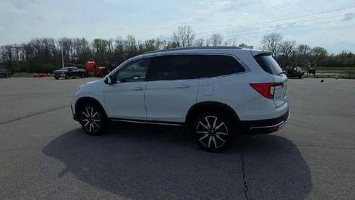 R-580m 2022 Honda Pilot Touring 8-Passenger