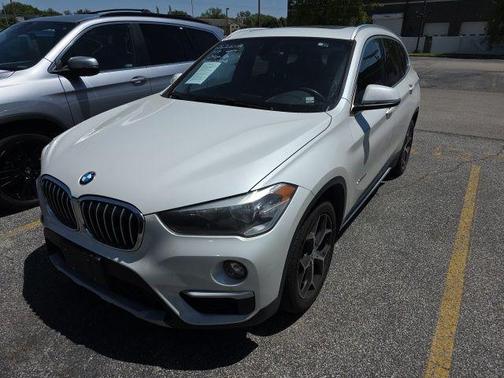 White Metallic 2018 BMW X1 xDrive28i