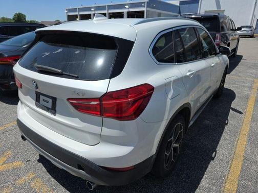 White Metallic 2018 BMW X1 xDrive28i