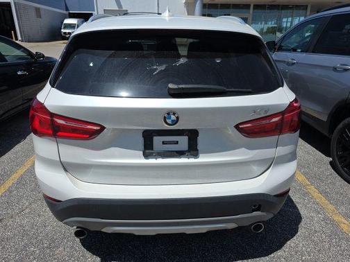 White Metallic 2018 BMW X1 xDrive28i