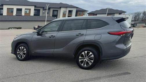 2023 Toyota Highlander Hybrid XLE