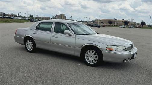 2011 Lincoln Town Car Signature