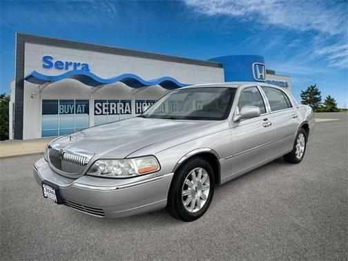 2011 Lincoln Town Car Signature