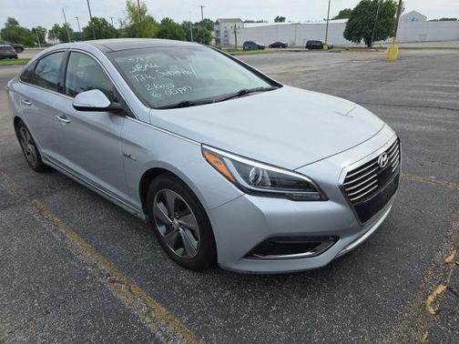 Ion Silver 2017 Hyundai SONATA Hybrid Limited