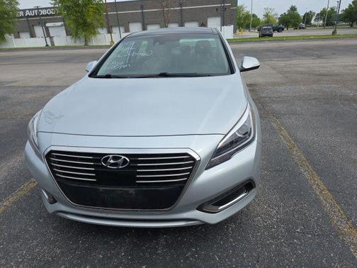Ion Silver 2017 Hyundai SONATA Hybrid Limited