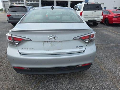 Ion Silver 2017 Hyundai SONATA Hybrid Limited