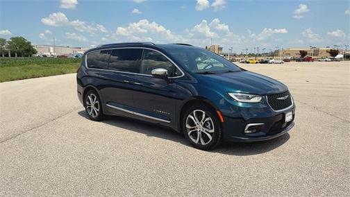 2022 Chrysler Pacifica L