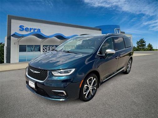 2022 Chrysler Pacifica L