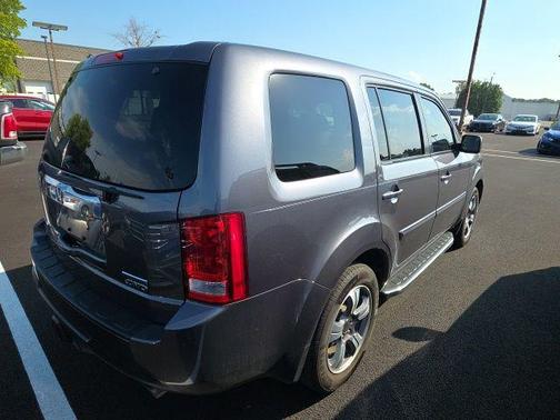 Modern Steel Metallic 2015 Honda Pilot SE