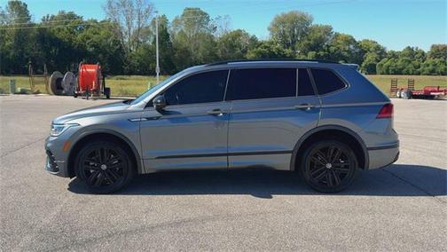 2022 Volkswagen Tiguan 2.0T SE R-Line Black