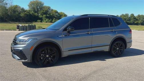 2022 Volkswagen Tiguan 2.0T SE R-Line Black