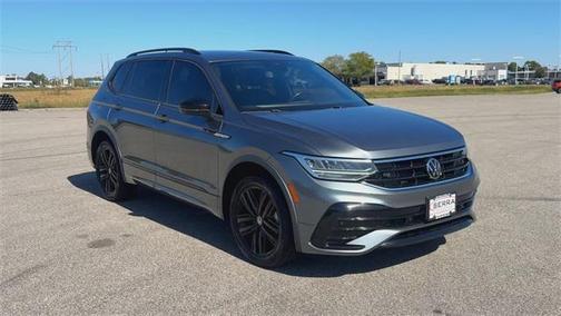 2022 Volkswagen Tiguan 2.0T SE R-Line Black
