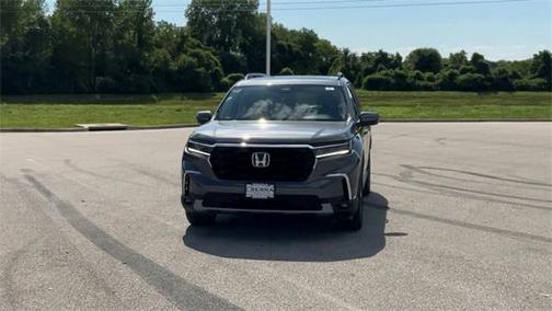 2025 Honda Pilot Touring 8-Passenger