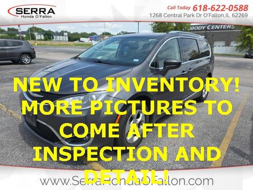 2017 Chrysler Pacifica Touring-L