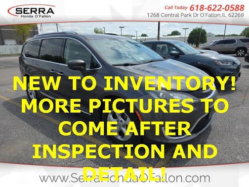 2017 Chrysler Pacifica Touring-L