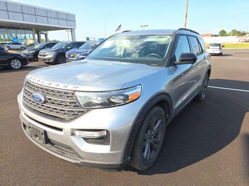 Iconic Silver Metallic 2024 Ford Explorer XLT