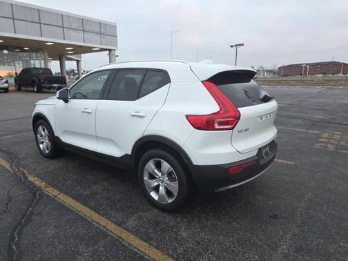 2020 Volvo XC40 T5 Momentum