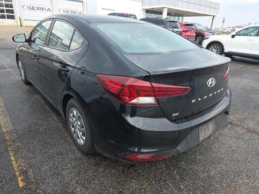 2019 Hyundai ELANTRA SE