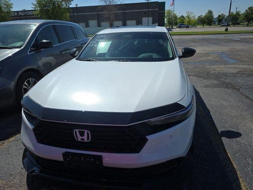 Platinum White Pearl 2026 Honda Accord Hybrid Touring