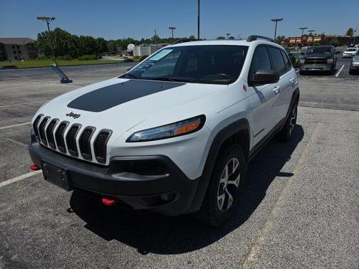Bright White Clearcoat 2016 Jeep Cherokee Trailhawk