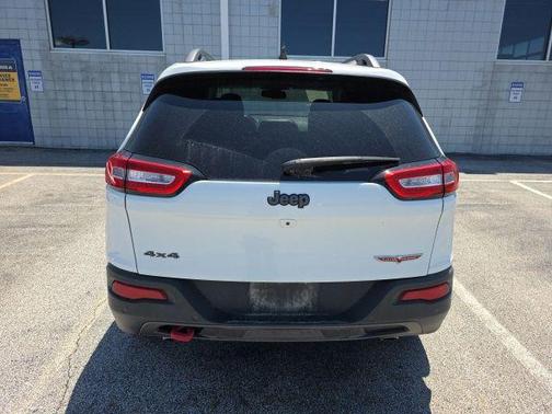 Bright White Clearcoat 2016 Jeep Cherokee Trailhawk