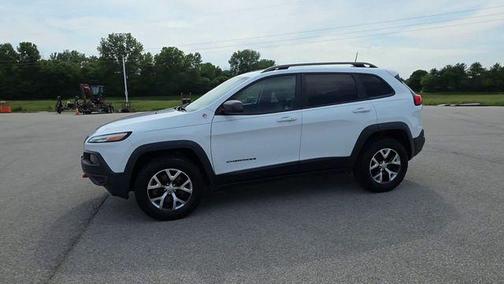 Bright White Clearcoat 2016 Jeep Cherokee Trailhawk