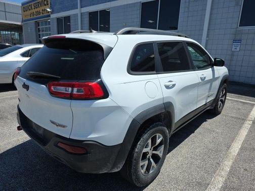Bright White Clearcoat 2016 Jeep Cherokee Trailhawk