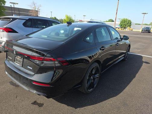 Crystal Black Pearl 2025 Honda Accord Hybrid Sport-L