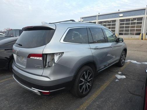 2020 Honda Pilot Touring 8-Passenger