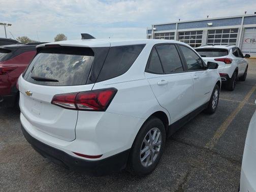 2023 Chevrolet Equinox LS