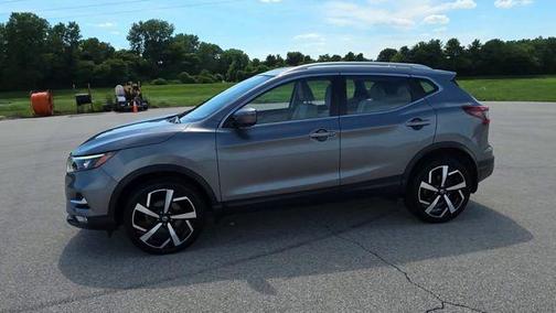 Gun Metallic 2020 Nissan Rogue Sport SL