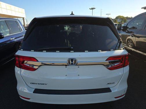 White Diamond Pearl 2019 Honda Odyssey EX-L