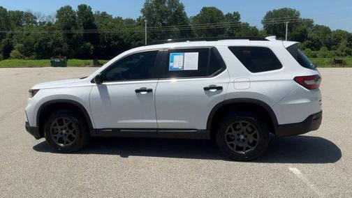 Platinum White Pearl 2025 Honda Pilot TrailSport