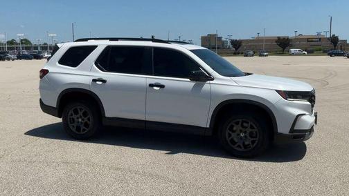 Platinum White Pearl 2025 Honda Pilot TrailSport