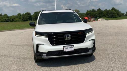Platinum White Pearl 2025 Honda Pilot TrailSport