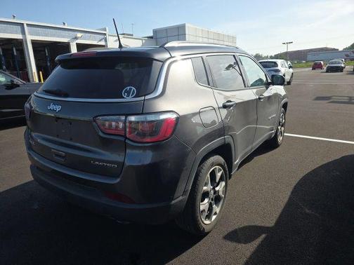 Granite Crystal Metallic Clearcoat 2018 Jeep Compass Limited
