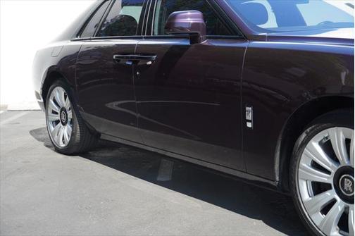 Photo 3 of 68 of 2021 Rolls-Royce Ghost Sedan