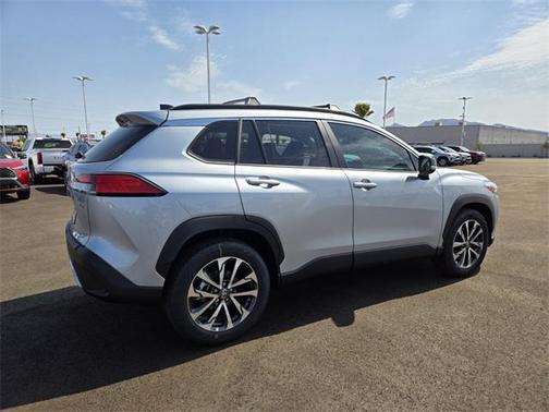 2025 Toyota Corolla Cross XLE
