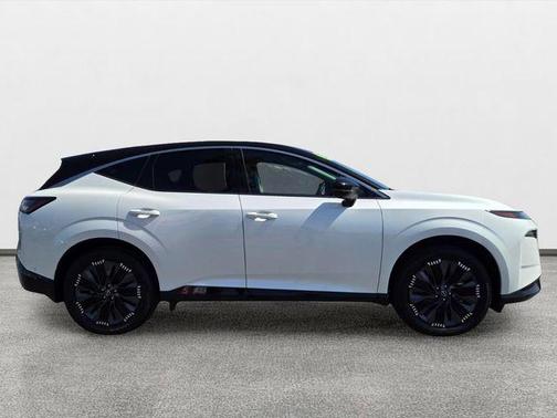 White Pearl 2025 Nissan Murano Platinum