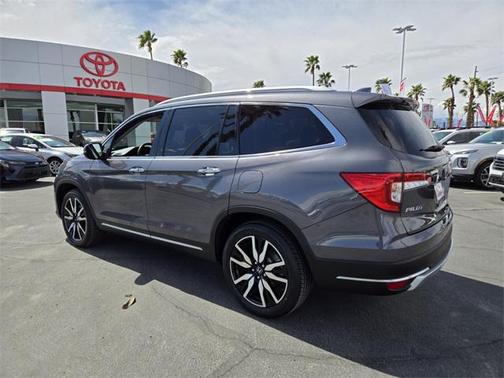 2022 Honda Pilot Touring 8-Passenger