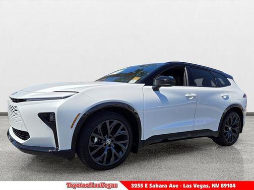 Oxygen White w/Black Roof 2026 Toyota Crown Signia Limited