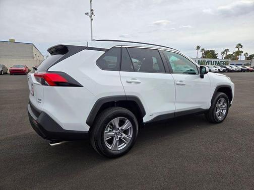 2025 Toyota RAV4 Hybrid XLE