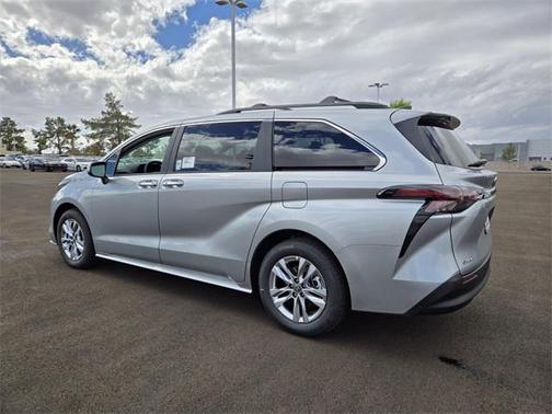 2025 Toyota Sienna XLE 7 Passenger